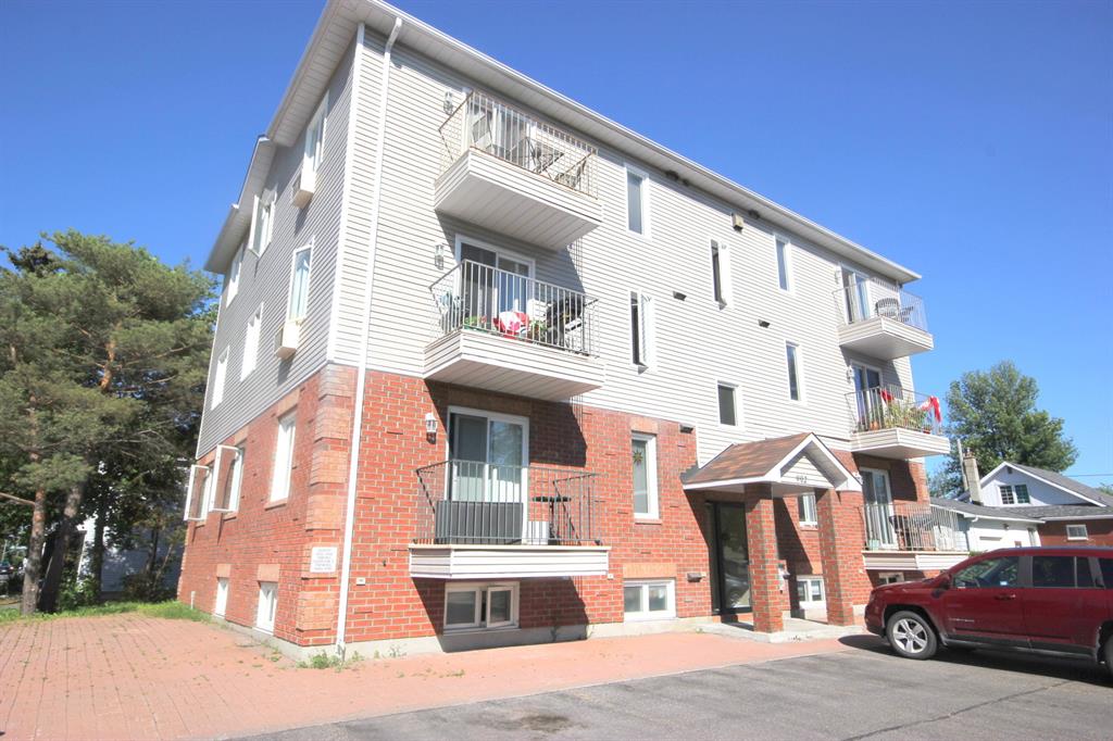902 Notre Dame St. Unit 300 Embrun ON K0A1W0 Graham b
