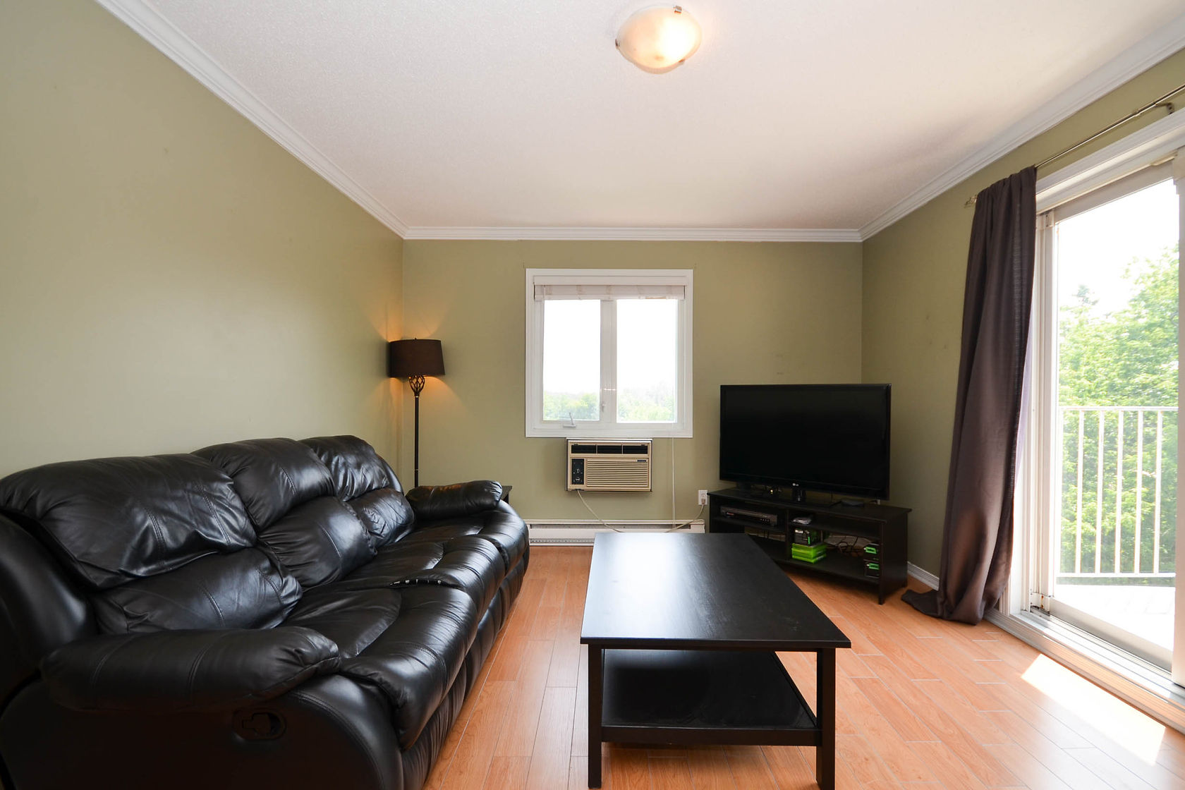 902 Notre Dame St. Unit 300 Embrun ON K0A1W0 Graham b