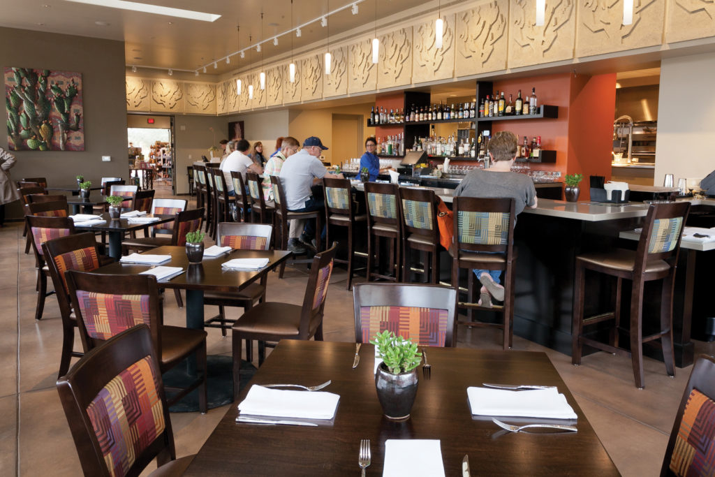 gertrudes-inside-dining