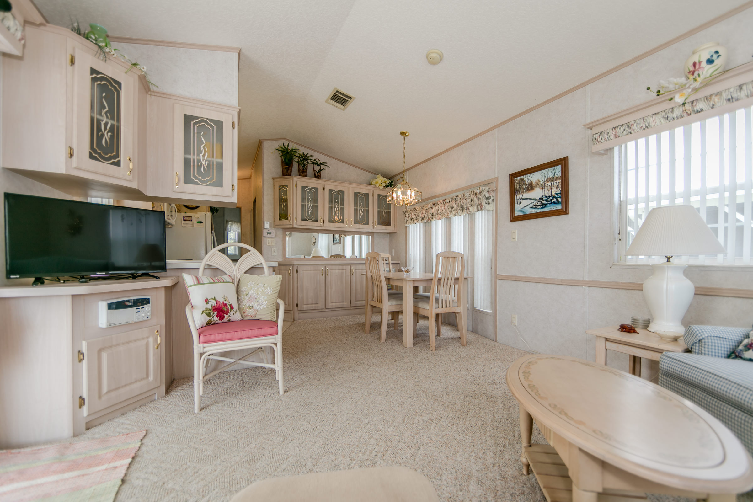 RESIDENTIAL FOR SALE 20 SADDLEBAG TRAIL LAKE WALES, FL Cheryl Bossarte