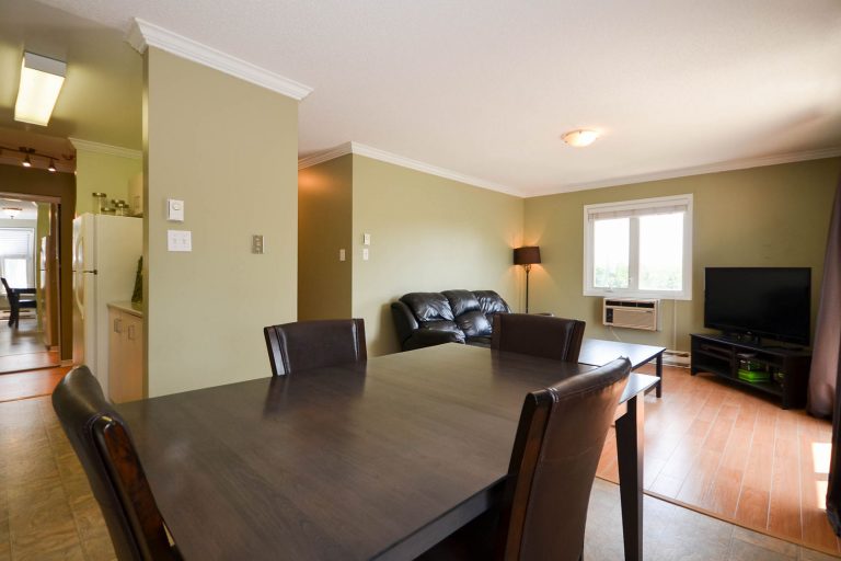 902 Notre Dame St. Unit 300 Embrun ON K0A1W0 Graham b Ottawa
