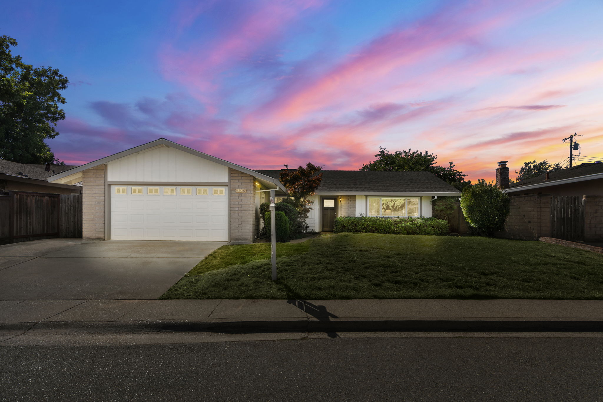 1-web-or-mls-001-326 Zola Ave