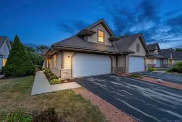 4810 S Waterview Crt Greenfield WI