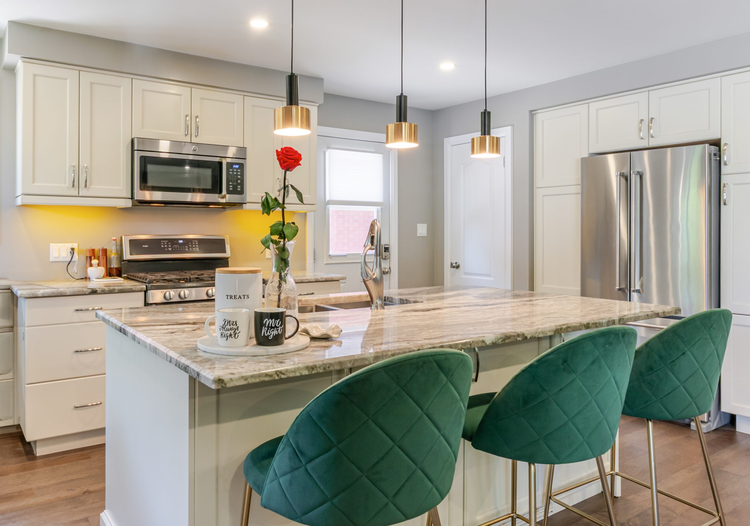 74 Greeningdon Drive, Hamilton, On L9A3A7