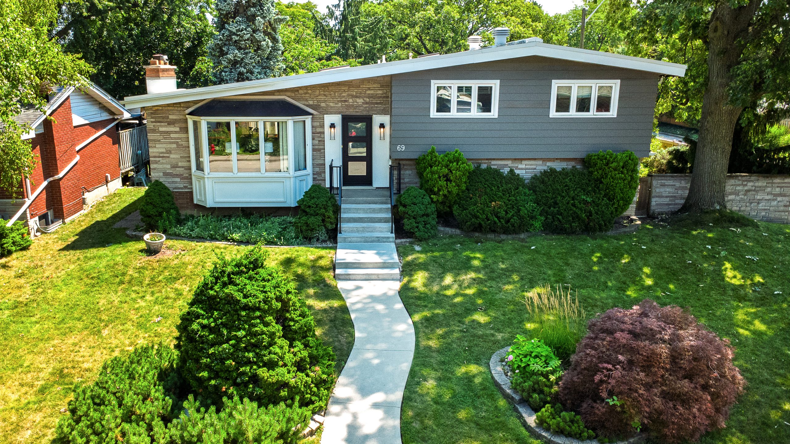 69 Pleasant Avenue, Hamilton, On L9C4M8