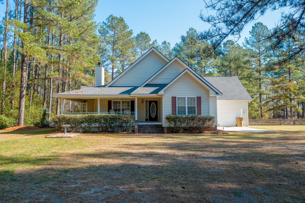 110 Dixie Dr, Springfield, GA 30329