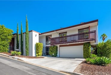 4540 Charmion LN ENCINO CA 91316