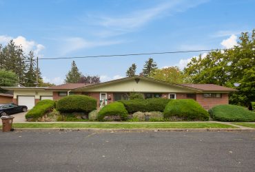 Bright and Cozy Duplex near Manito Park | 115 E 16th Ave 117 Spokane, WA 99203
