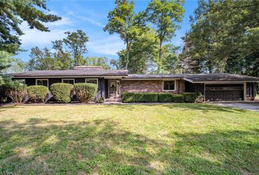 $297,500 | 17390 Bennett Road, North Royalton, OH 44133