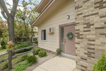 Condo – 304 Sheffield Road #2 Waukesha, WI 53186