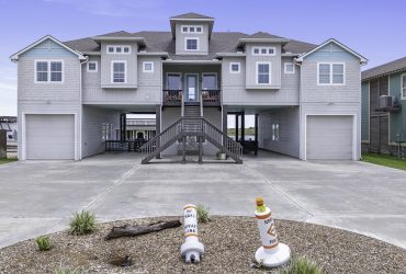 2719 Stella, Port O’Connor, TX 77982