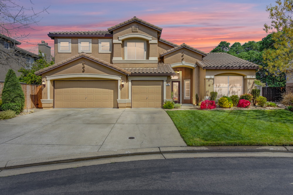 Gated Home Backs to Golf Course