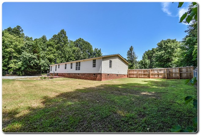 1661 Lane Road, Mount Holly, NC 28120