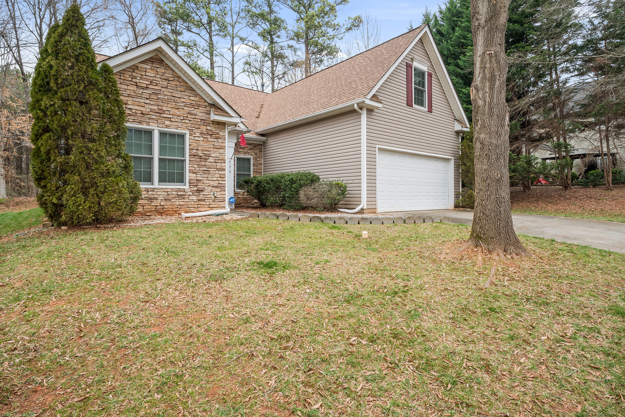 1219 Oakdale Commons Court, Charlotte, NC 28216