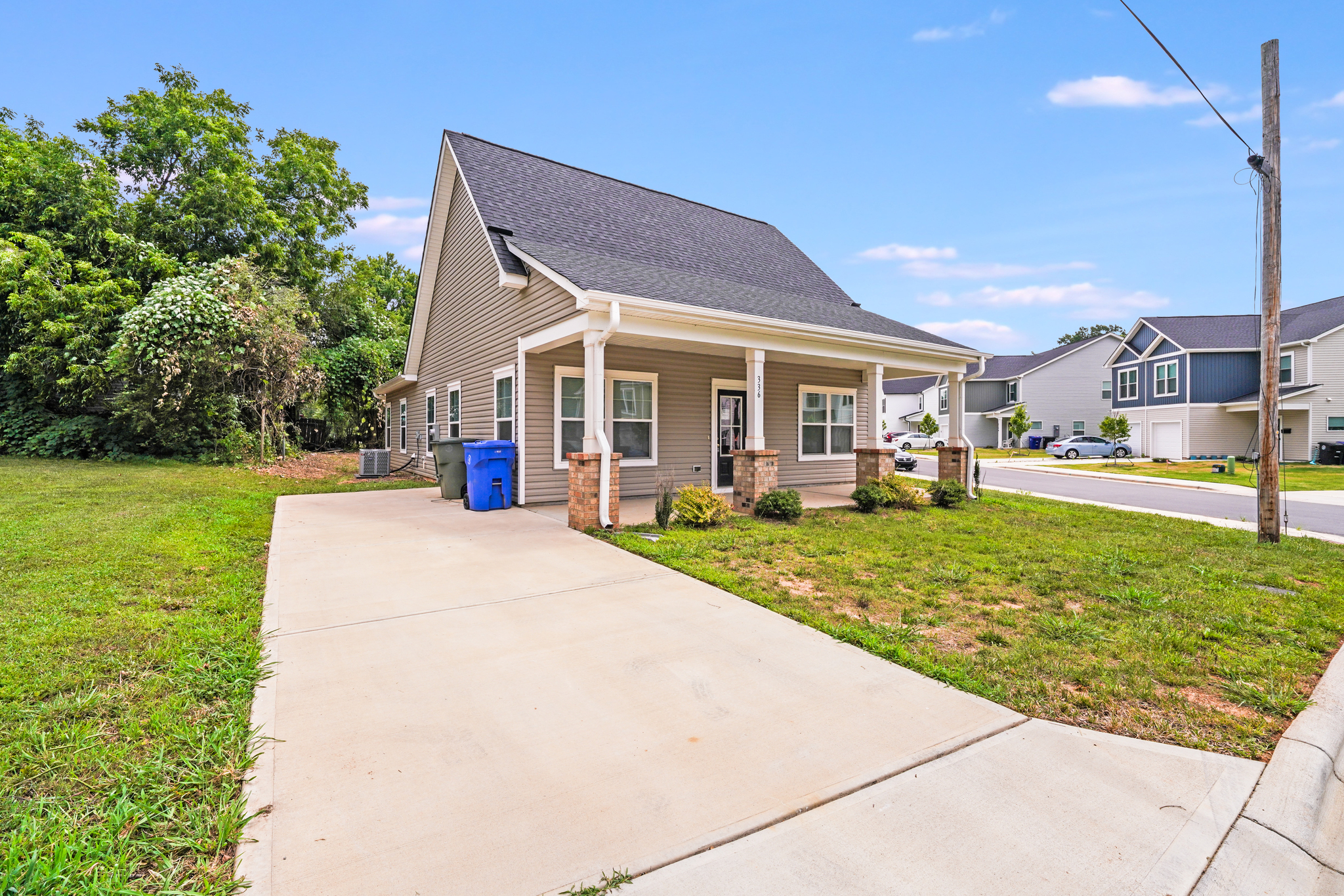 336 E Lowrance Avenue, Mooresville, NC 28115