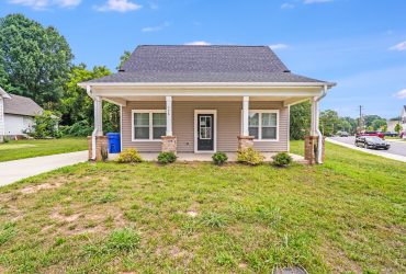 For Sale: 336 E Lowrance Avenue, Mooresville, North Carolina 28115