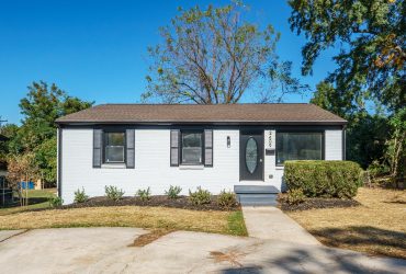 For Sale: 2409 Abelwood Road, Charlotte, North Carolina 28216