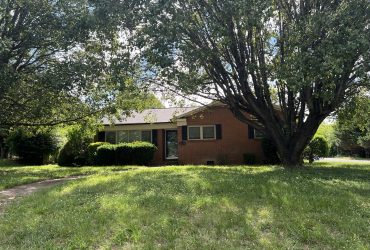 For Sale: 2171 6th Street NE, Hickory, North Carolina 28601