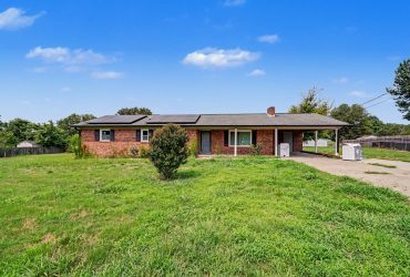 For Sale: 406 Greyfield Drive, Kings Mountain, North Carolina 28086