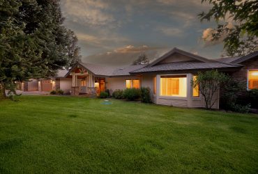 Luxury Riverfront Living | 1.6 Acres |  260′ of Big Deschutes Frontage