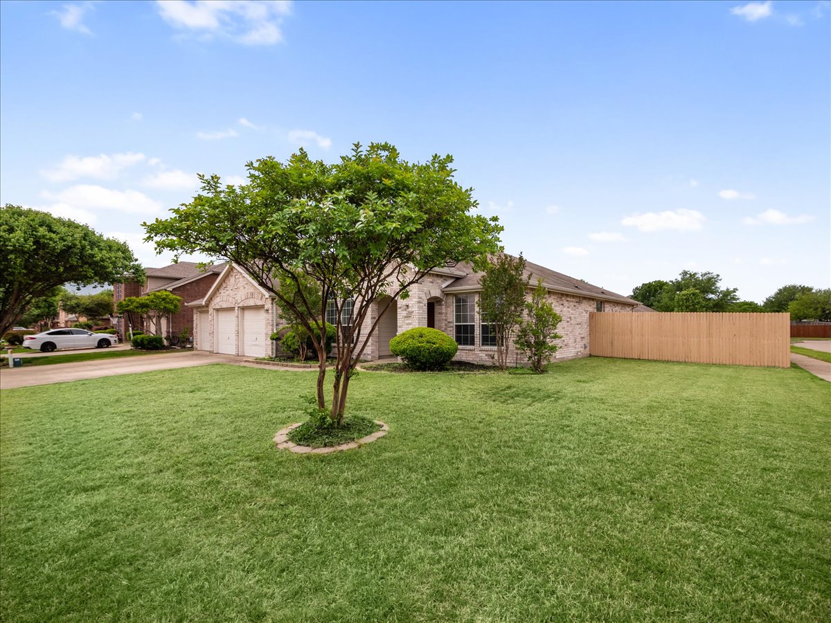 201 Pinewood Trail , Forney, TX 75126