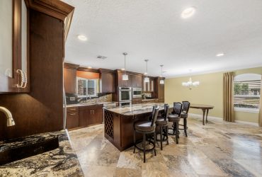 2214 Lakeville Dr Kingwood, TX 77339