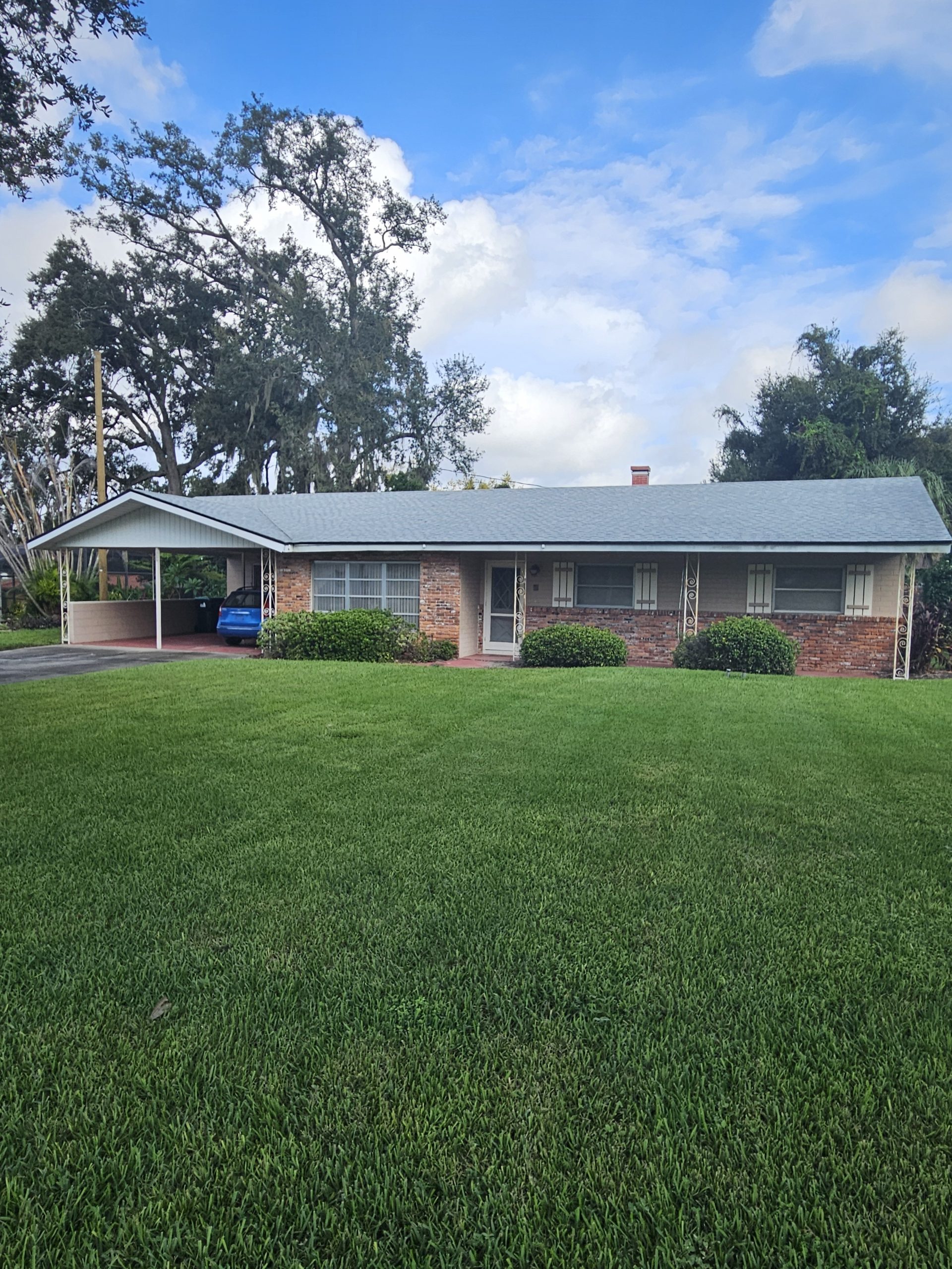 1209 Ridgecrest Front house