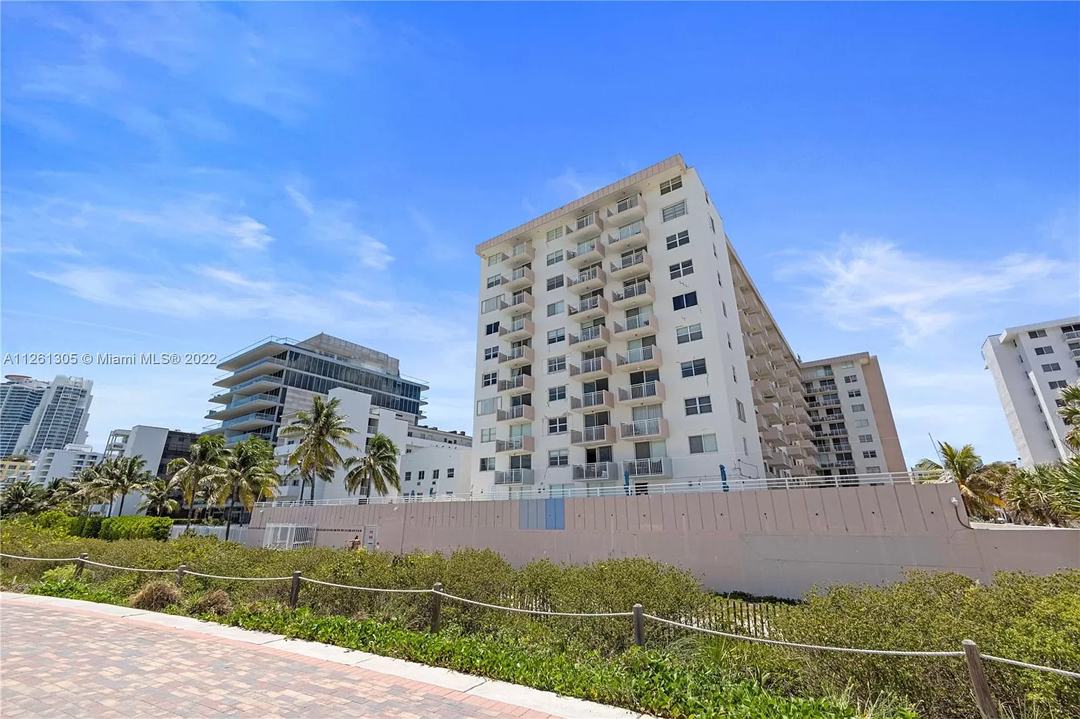 345 Ocean Dr APT 304, Miami Beach, FL 33139 295833556_3340365919527163_1572057545050857023_n