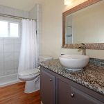 180 Overbrook Drive, Folsom, Ca 95630.GuestBath