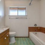 2238 Rogue River Dr Sacramento, CA 95826 - Bathroom