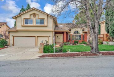 A Must See Home in the Kimber Park Mission Area!