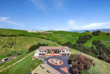 Hill Top Heaven Home in Fremont