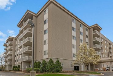 2020 Saint Regis Dr Unit 306, Lombard, IL 60148