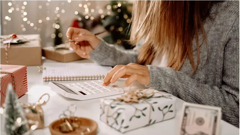Holiday Budgeting Tips You Can’t Afford to Miss