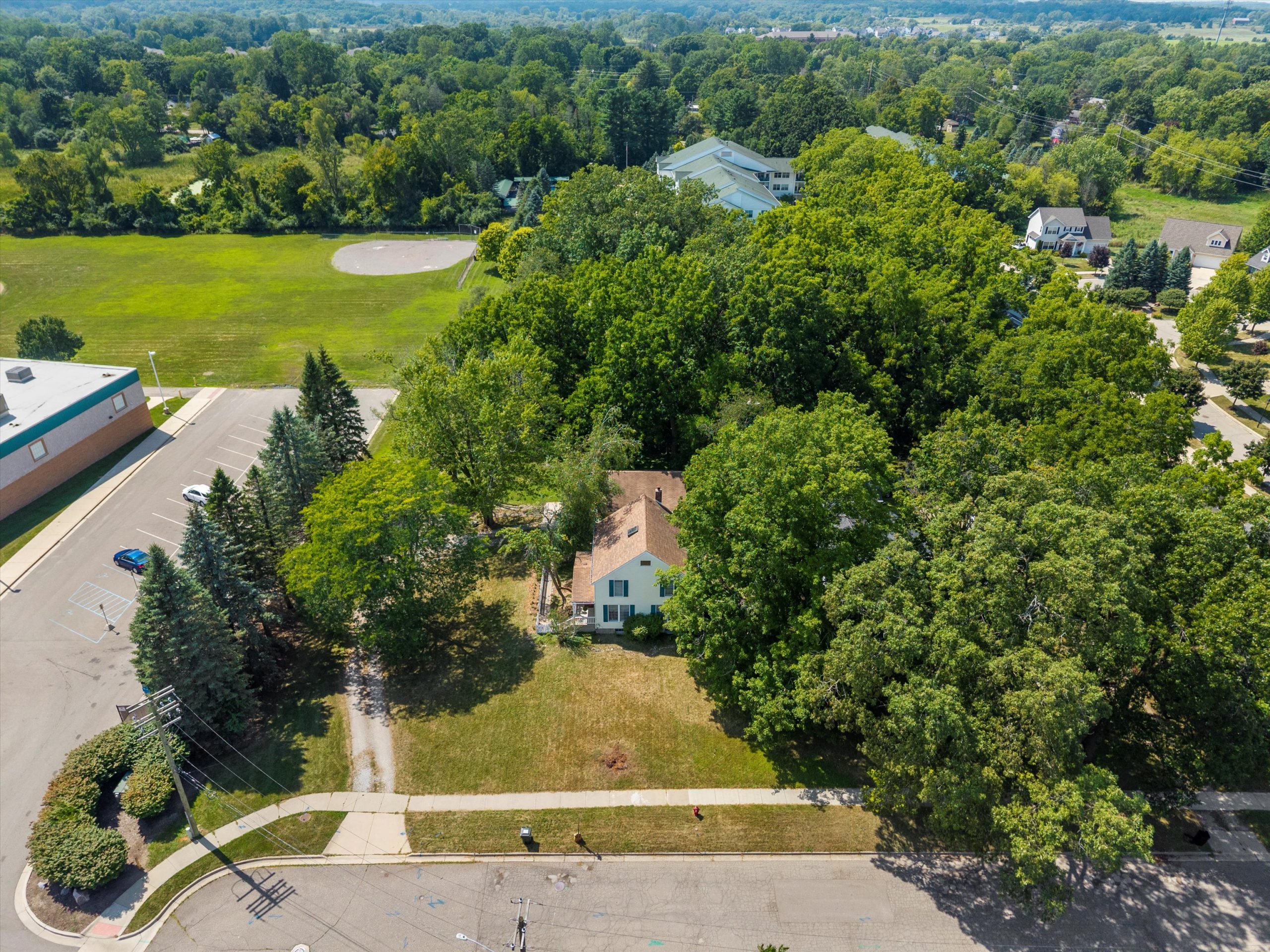 618 Grant St., Chelsea, MI 48118