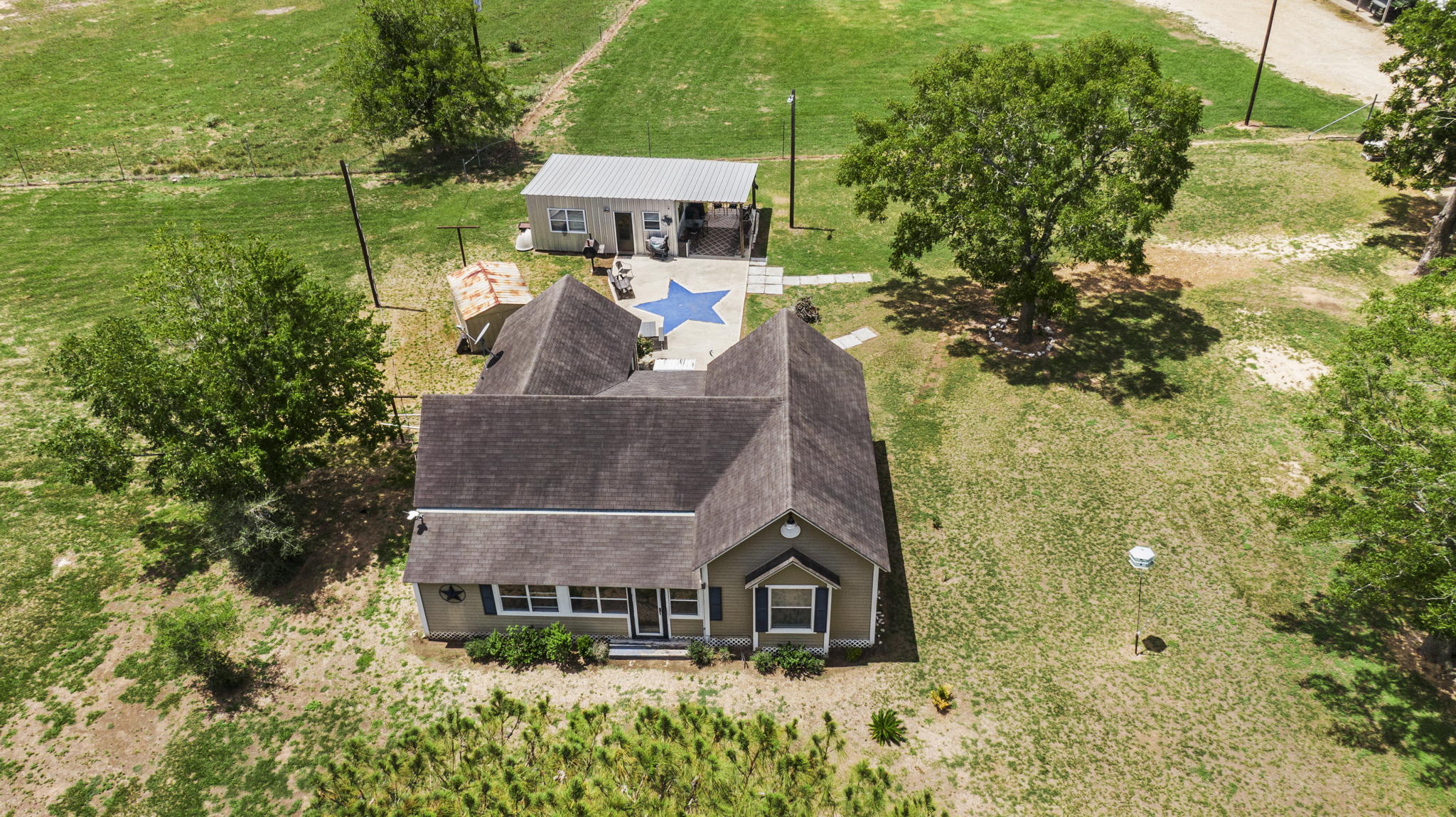 2604 County Road 103 Altair TX 77412 Einarsson Properties Team