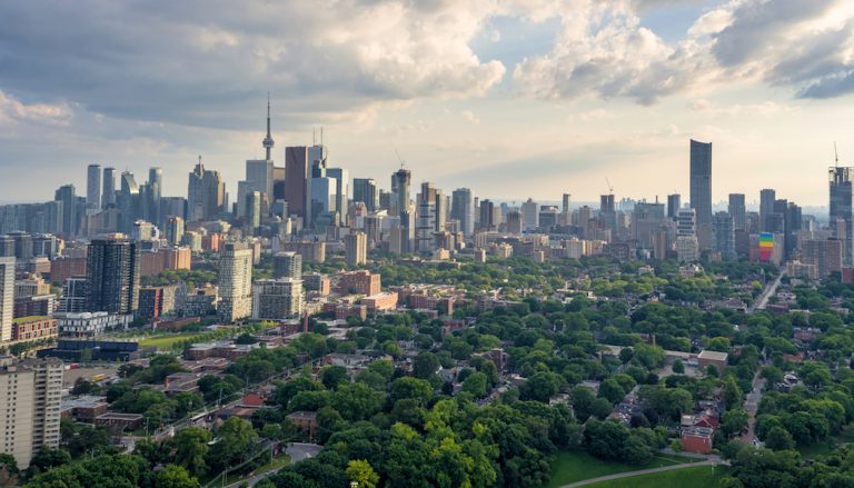 skyline_with_condos_houses_in_toronto-768x439