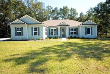 🏡 Embrace Elegance and Comfort in Yulee! New Construction on a Rare 1 Acre Oasis! 🌳 (SOLD – Oct 2023)