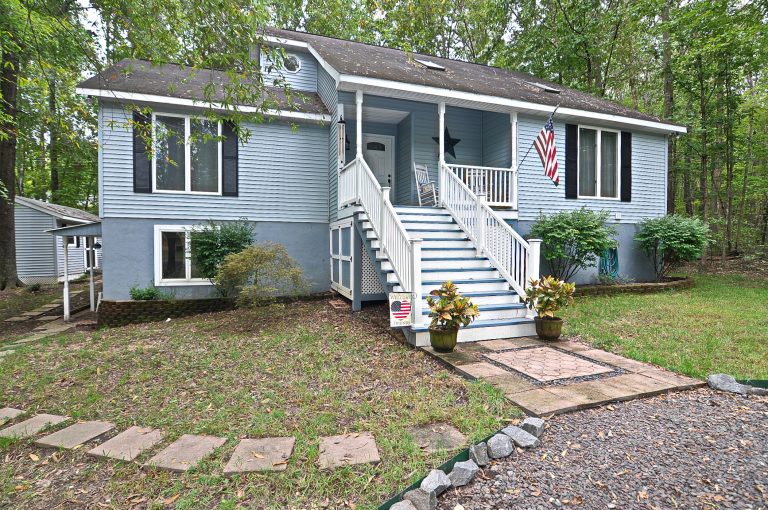 1227 Lakeview Parkway, Locust Grove VA 22508  - Front