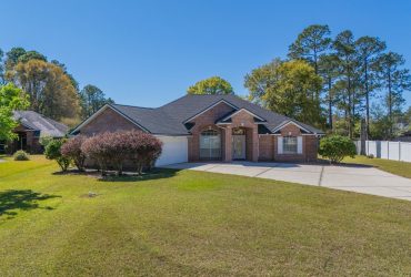 1700 Bulls Bay Hwy | Spacious Country Living in Jacksonville, FL