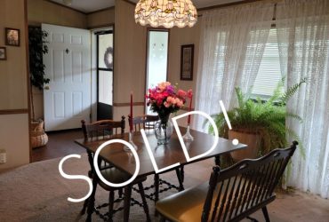 Spacious Manufactured Home in a Seniors Park !   SOLD!