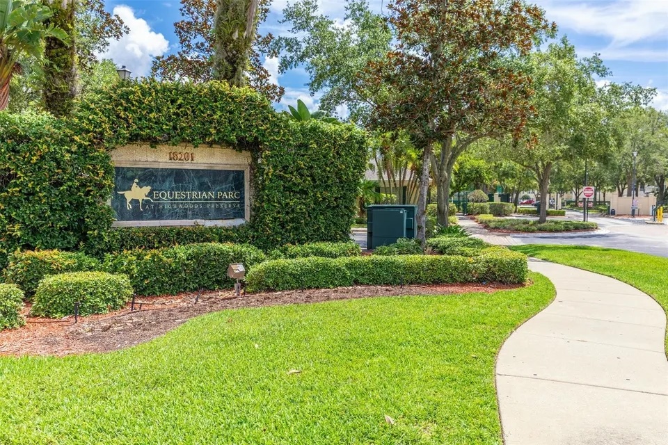 Tampa Condo Bridle Club Drive