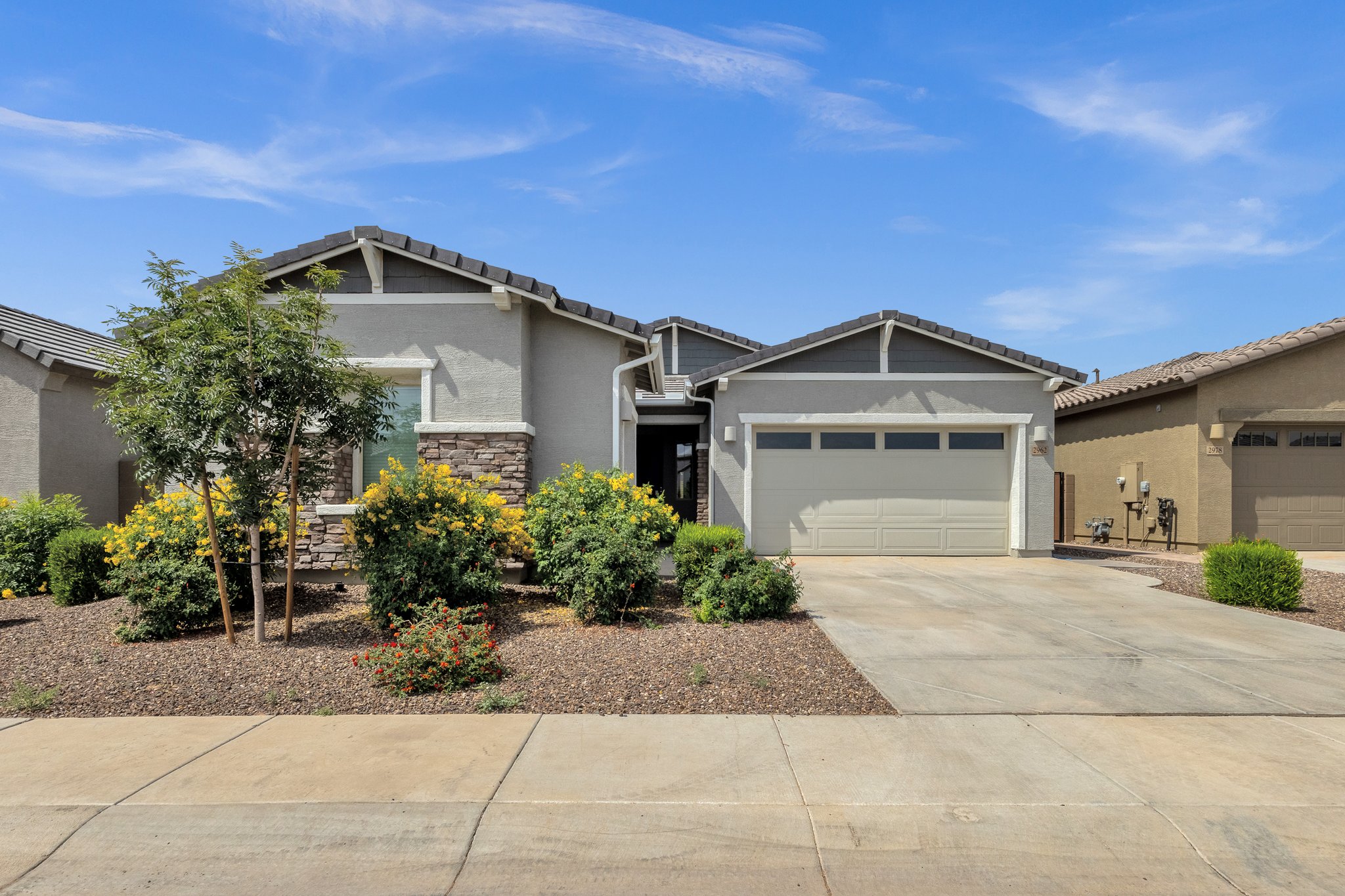 2-web-or-mls-2962-e-birdsong-ave