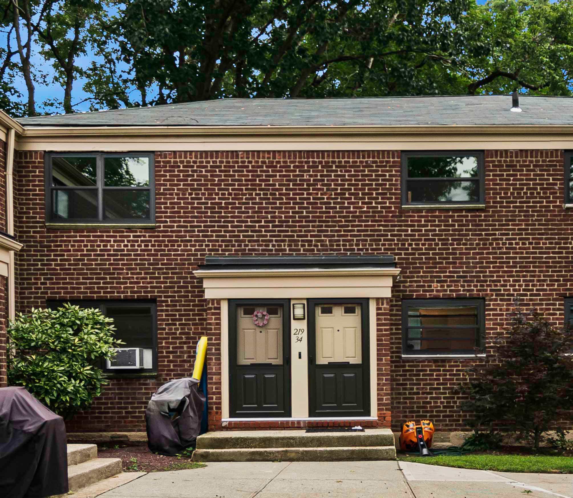 Affordable 2br CoOp Windsor Oaks Bayside Dog Friendly