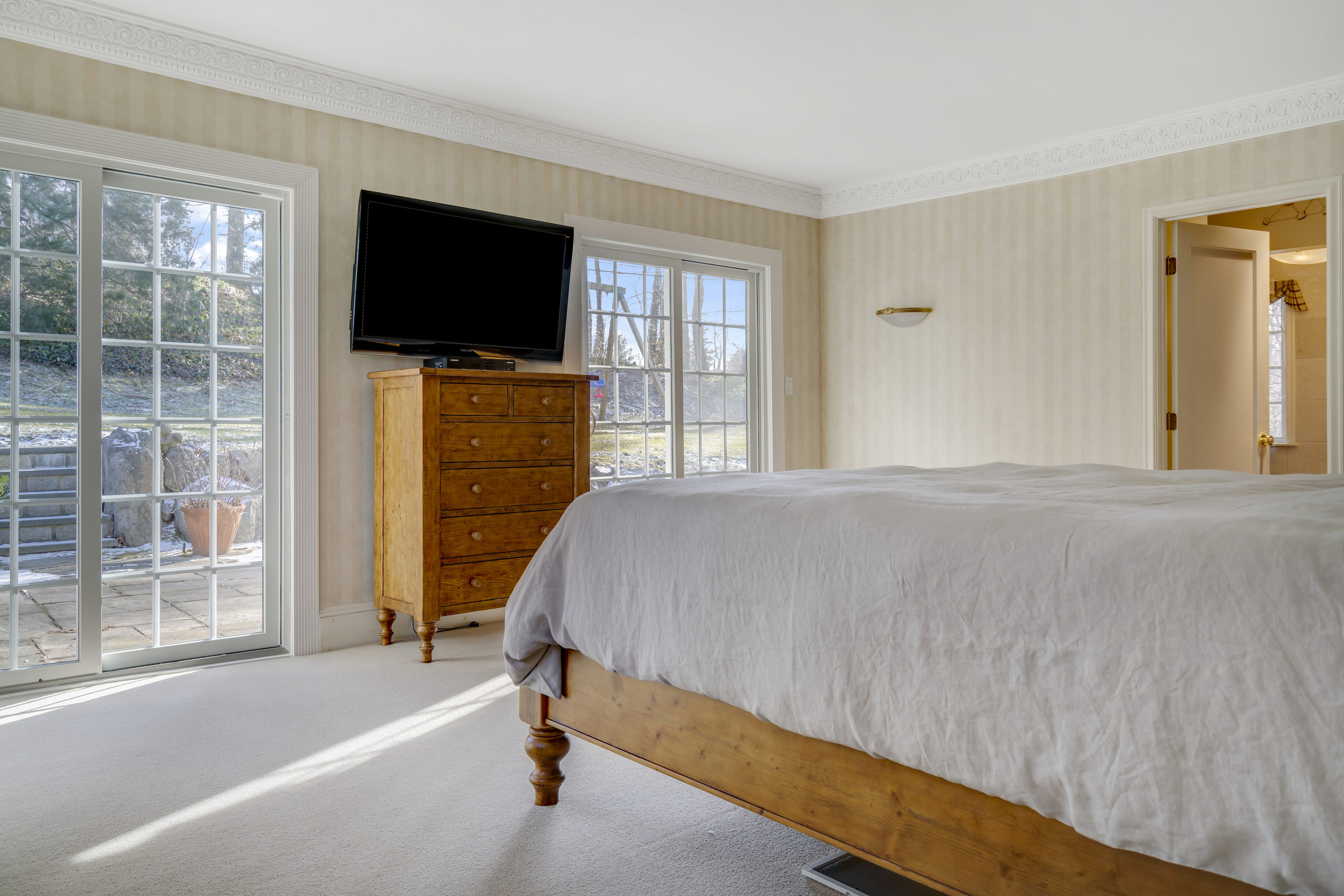 539 Manhasset Woods Road Manhasset NY 11030 Ryan & Stephanie McNeil