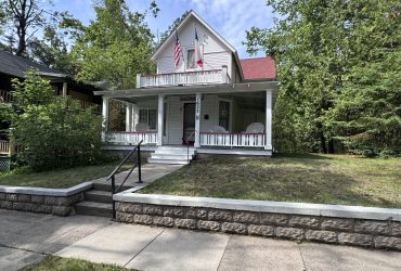 1625 Knapp Bay View, MI