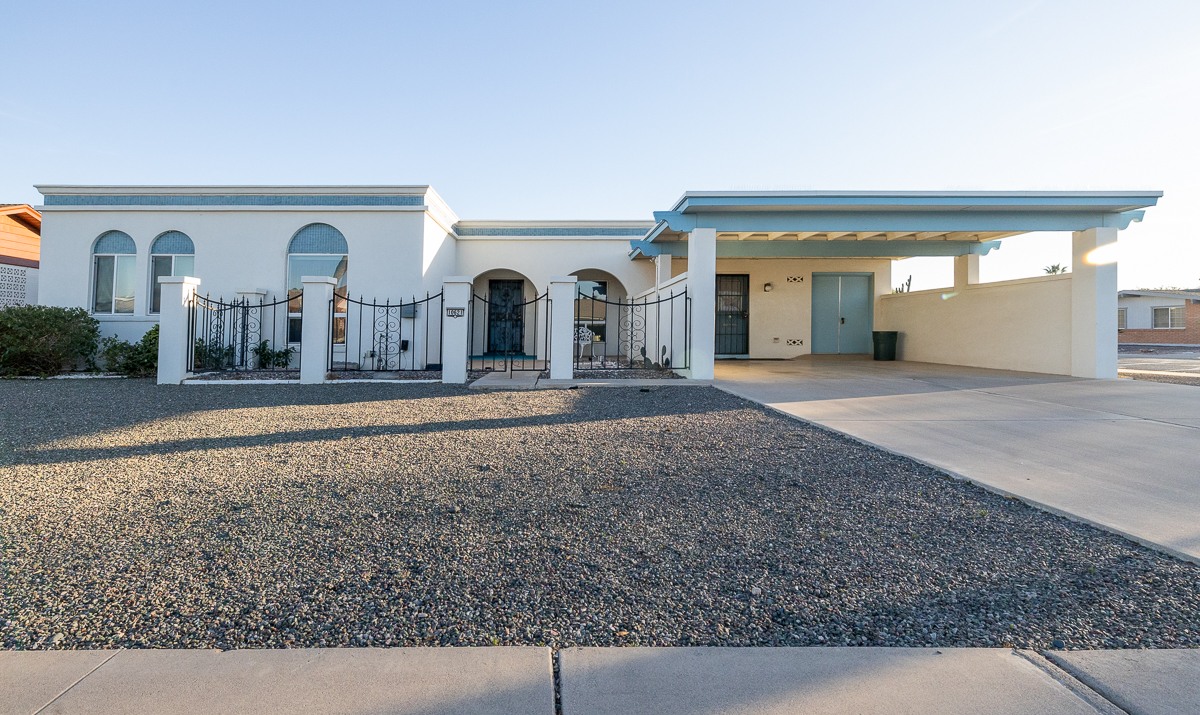 10621 W Cumberland Dr, Sun City, AZ 85351 1