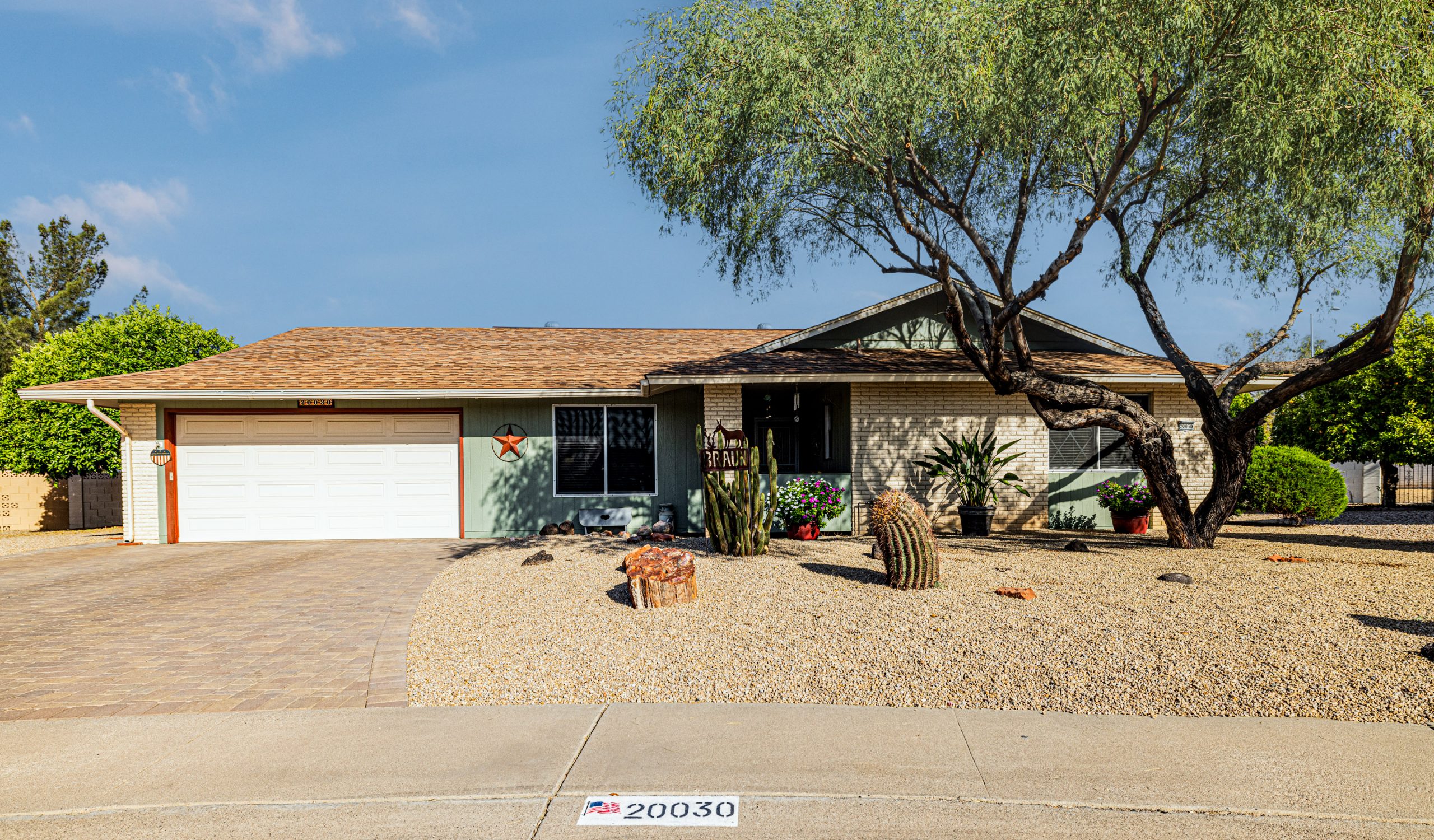 20030 N Lake Forest Dr, Sun City, AZ 85373 1