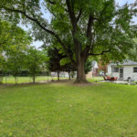 Lakeside Bungalow back yard