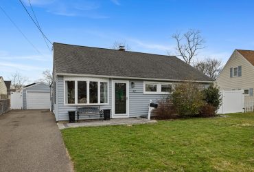 62 Meetinghouse Lane, Milford, CT  06460